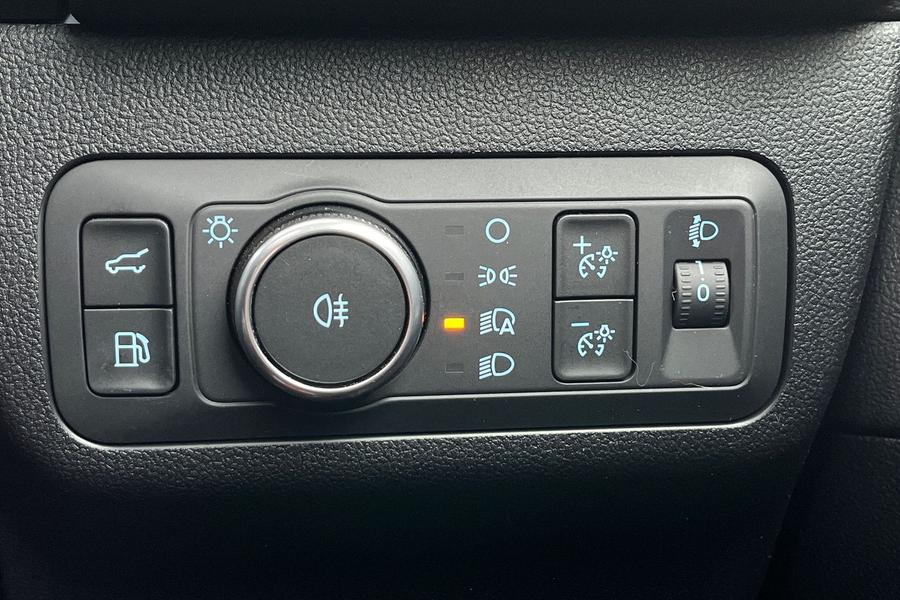 Ford Kuga Photo autoimg-bf925df53d6e2a16e6621cb57543d1ea89079753.jpg