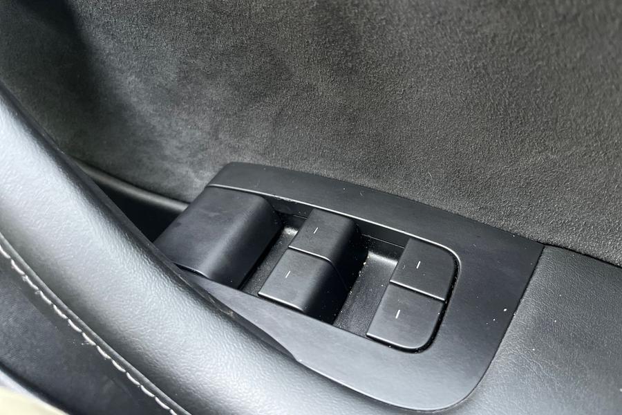 TESLA MODEL 3 Photo autoimg-bf9337b8feeb97c9eeef07af698b4a9c0d577663.jpg