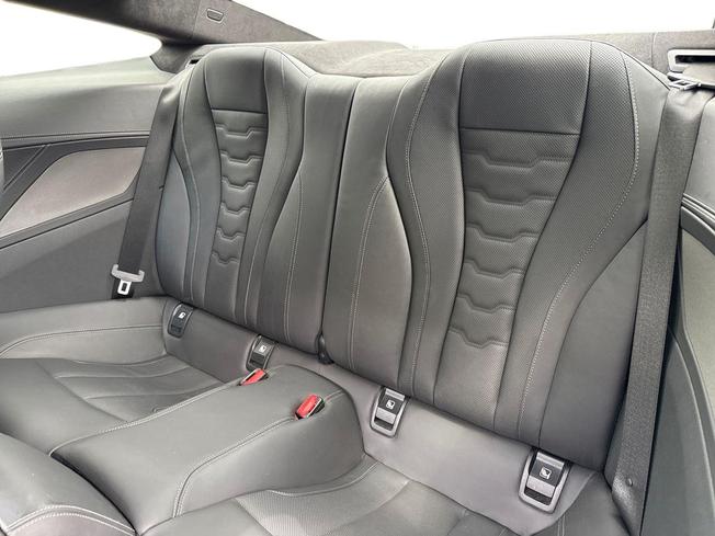 BMW 8 Series Photo 9