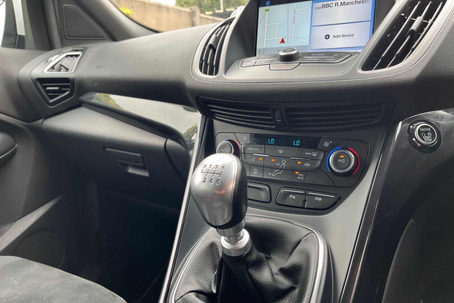 Ford KUGA Photo 36