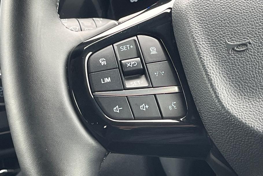Used Ford TOURNEO CUSTOM YP24MXD 18