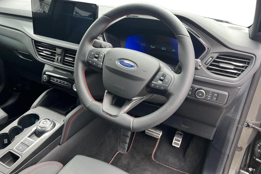 Ford Kuga Photo autoimg-bf99e91cede079d488fd11d816946628ed9af631.jpg