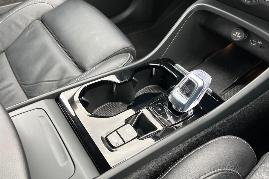 Volvo XC40 Photo autoimg-bf9b3559cc9685df284cc1c7b0b78b9f1017676b.jpg