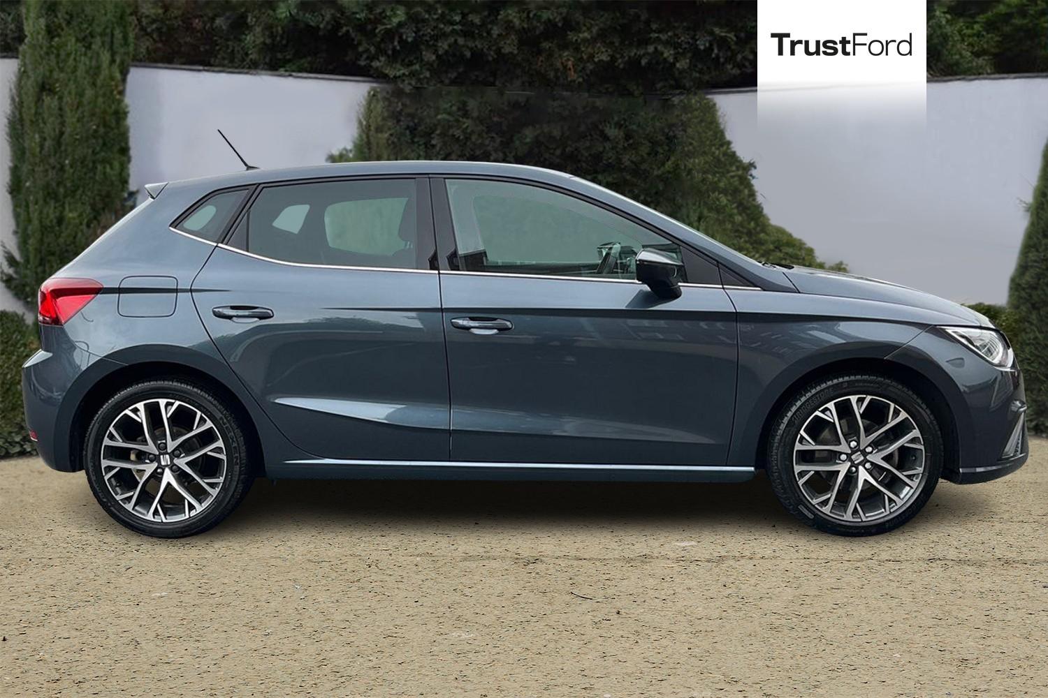SEAT IBIZA Photo 2