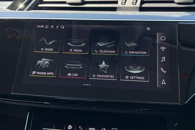 Audi e-tron Photo 13