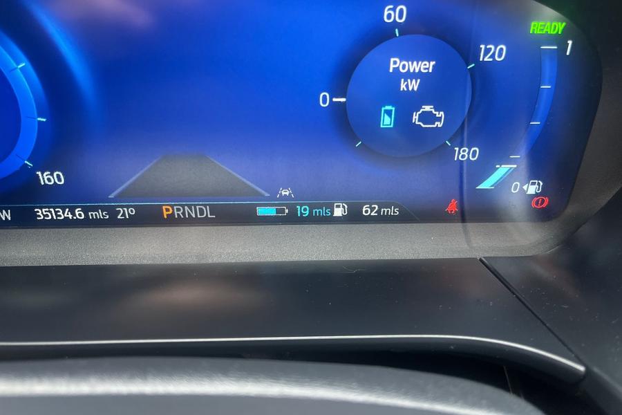 Ford KUGA Photo autoimg-bfa523fbcdbf8977cd88605192baf7f8acb1d8a0.jpg
