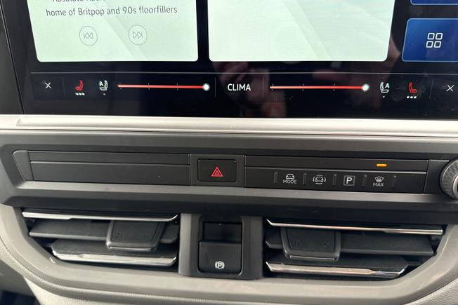 VOLKSWAGEN Transporter Photo 39