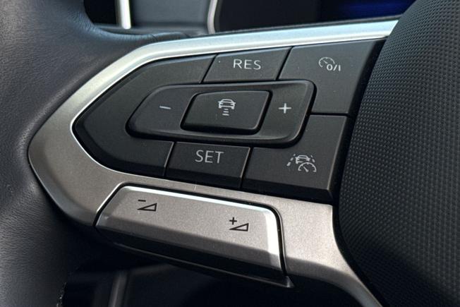 VOLKSWAGEN T-Cross Photo 16