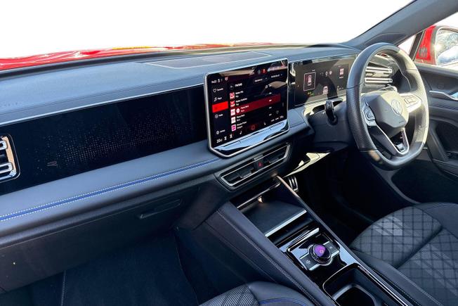 VOLKSWAGEN Tiguan Photo 2
