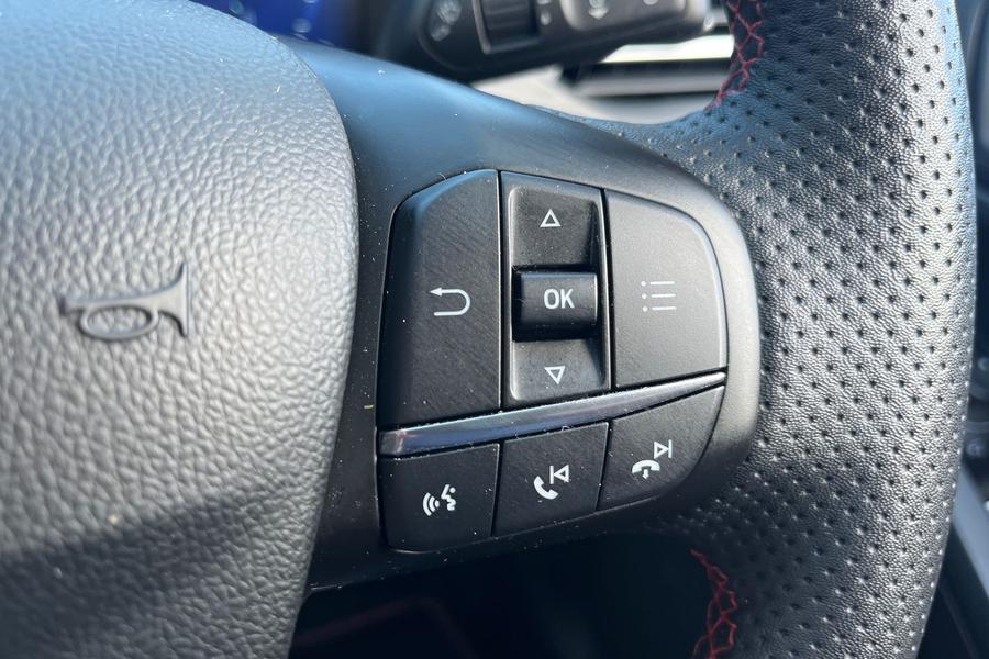 Ford FOCUS Photo autoimg-bfb58960b14c3896949aab053d2652e2d71bae57.jpg