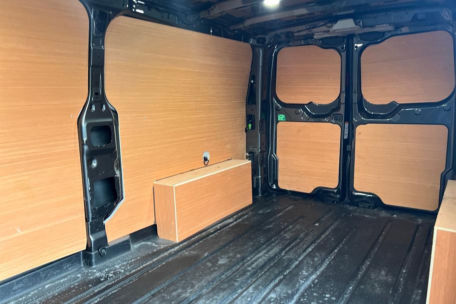 Used Ford TRANSIT CUSTOM WO25UKD 4