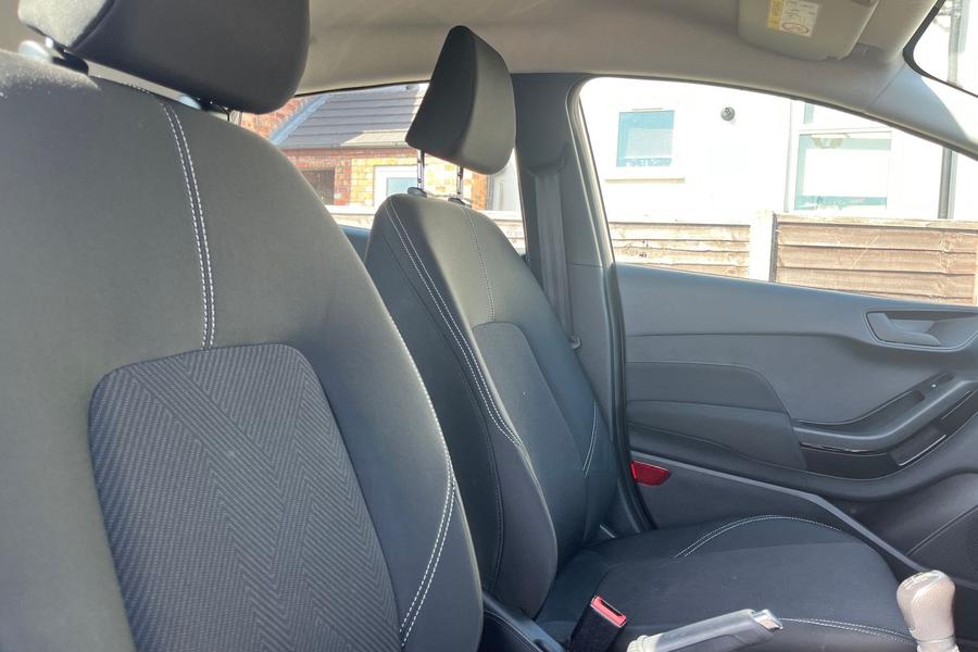 Ford FIESTA Photo autoimg-bfb85ee1477d19679eac7c3f626ba7304eb84361.jpg