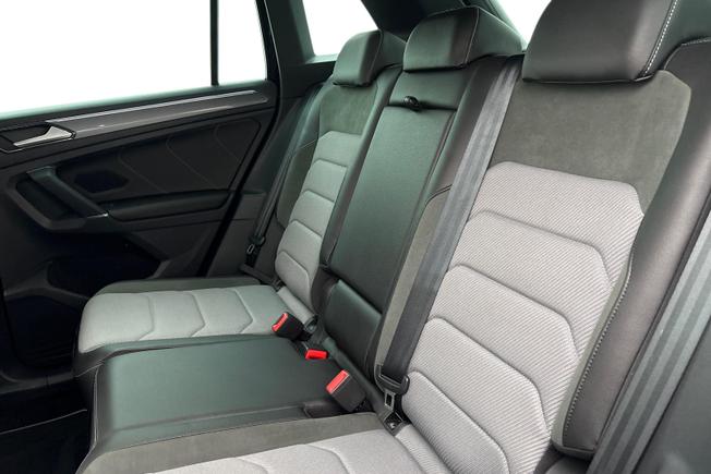 VOLKSWAGEN Tiguan Photo 9