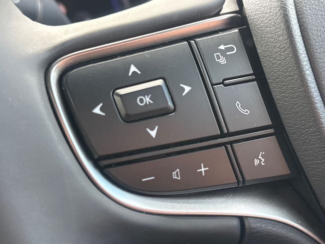 LEXUS Ux Photo 16