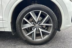 VOLKSWAGEN Touareg Photo 5