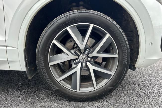 VOLKSWAGEN Touareg Photo 5