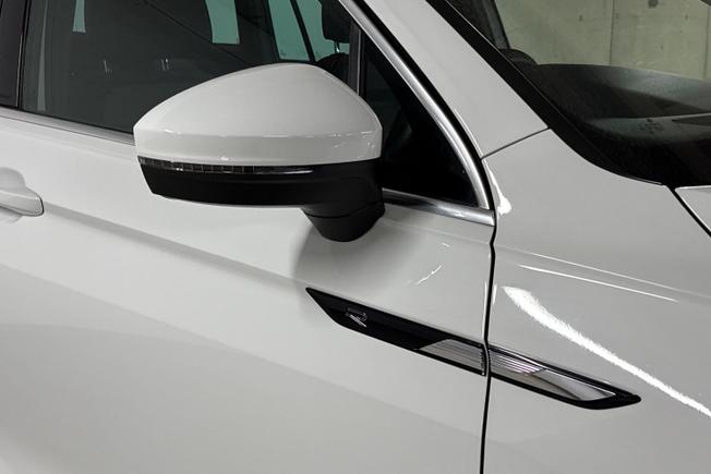 VOLKSWAGEN Tiguan Photo 20