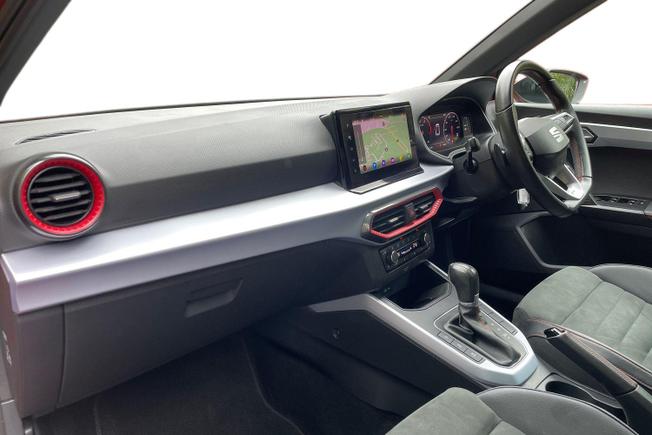 SEAT Arona Photo 2
