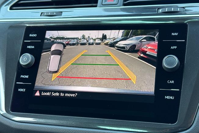 VOLKSWAGEN Tiguan Photo 28