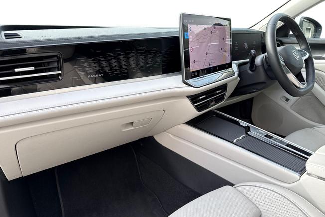 VOLKSWAGEN Passat Photo 2