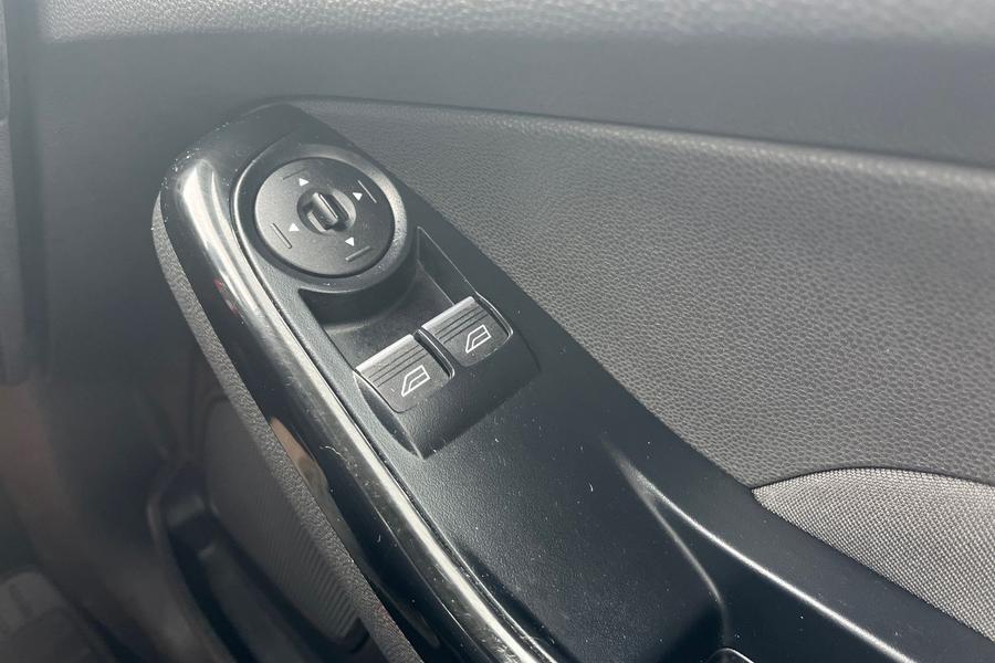 Ford FIESTA Photo autoimg-bfcb179874c1d8746310869508c60f6f9e1c886c.jpg