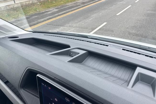 VOLKSWAGEN Crafter Photo 37
