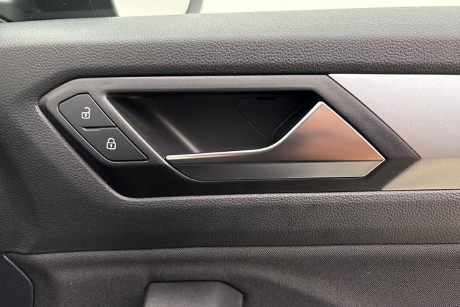 VOLKSWAGEN T-Roc Photo 28