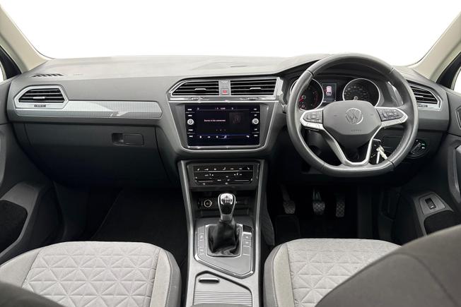 VOLKSWAGEN Tiguan Photo 10
