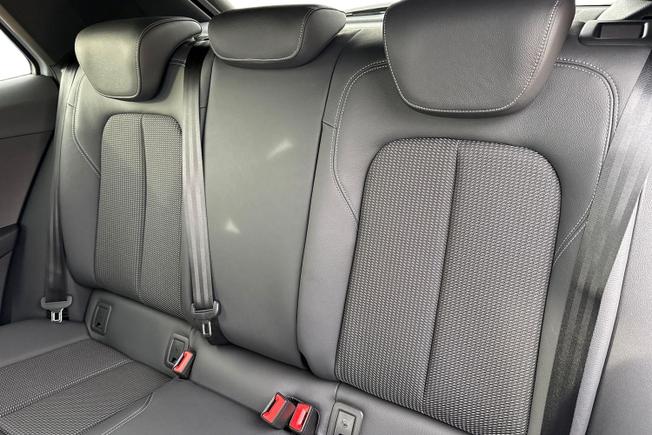 AUDI Q2 Photo 9