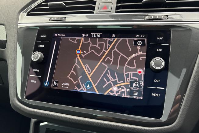 VOLKSWAGEN Tiguan Photo 14