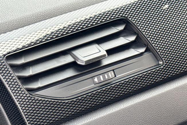 VOLKSWAGEN Taigo Photo 44