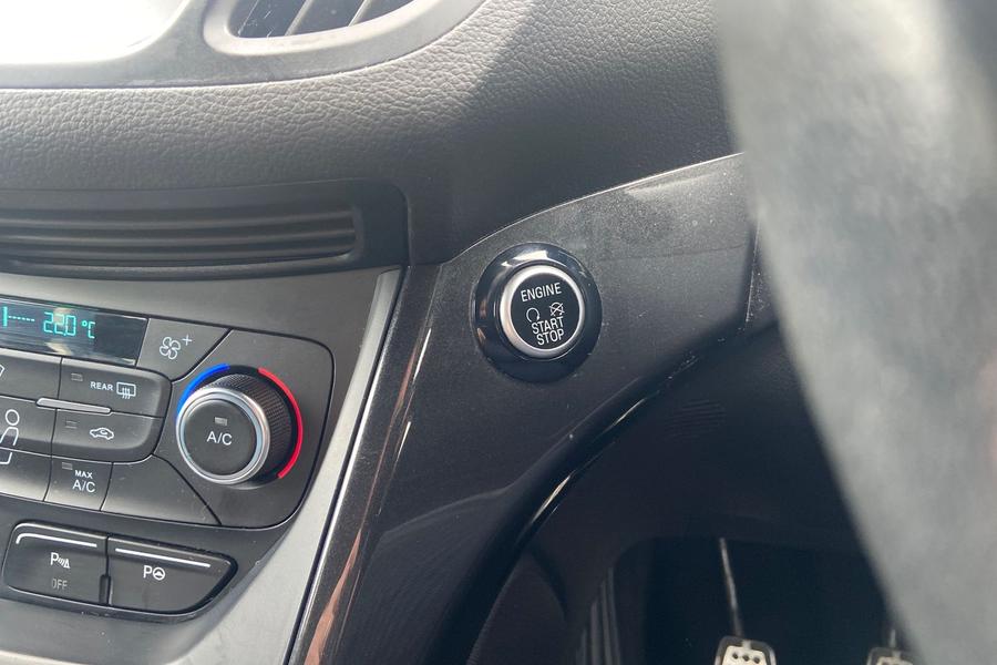 Ford KUGA Photo autoimg-bfd7e4fbd143785da3b32b1299e0f232261f2ecd.jpg