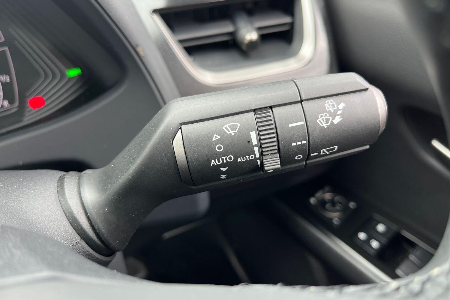Lexus UX Photo 14