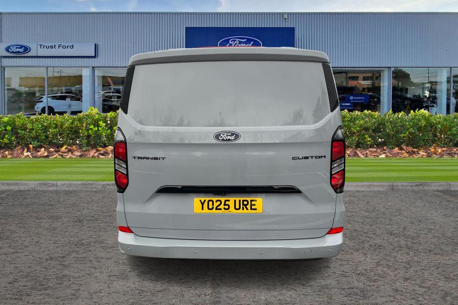 Used Ford TRANSIT CUSTOM YO25URE 12