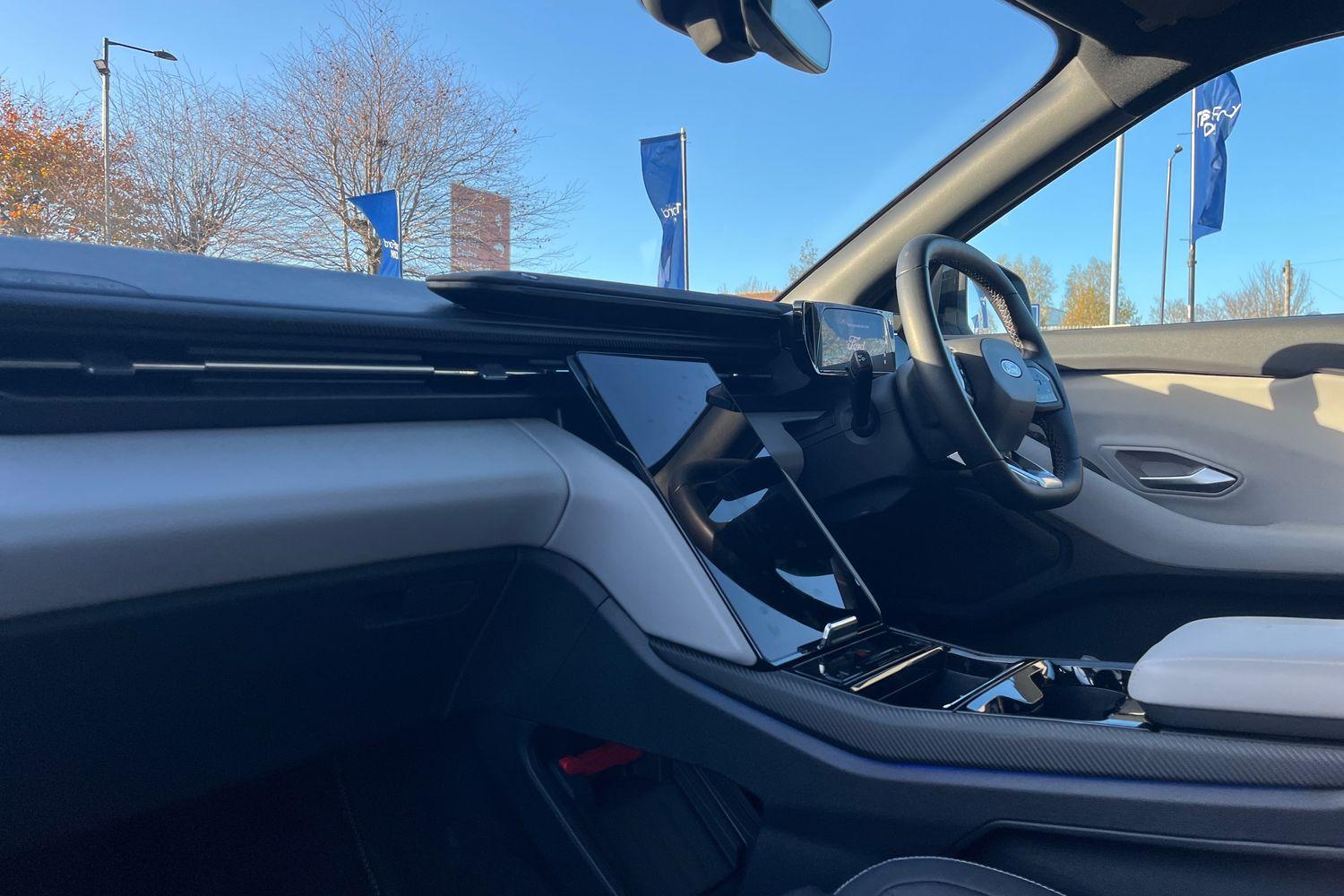 Ford Explorer Photo 17