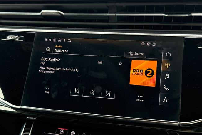 AUDI Q8 Photo 13