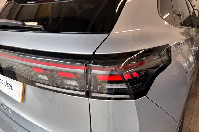 VOLKSWAGEN Tiguan Photo 18