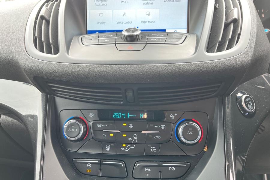 Ford KUGA Photo autoimg-bfe1f494dafa7b23ebd6f43d45d1fe1e8643dfdf.jpg