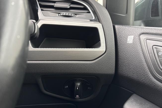 VOLKSWAGEN Touran Photo 24
