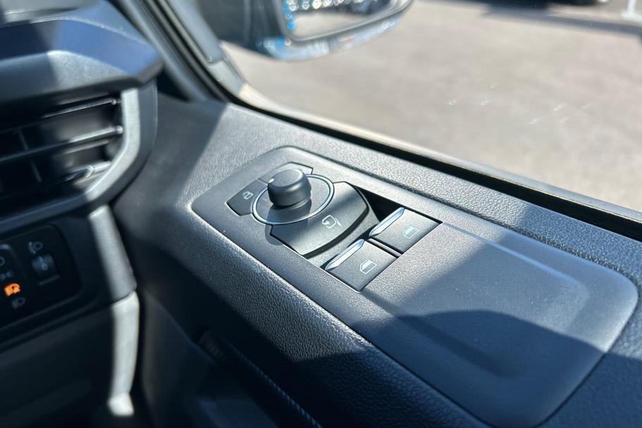 Used FORD TRANSIT CUSTOM WV75SLU 32