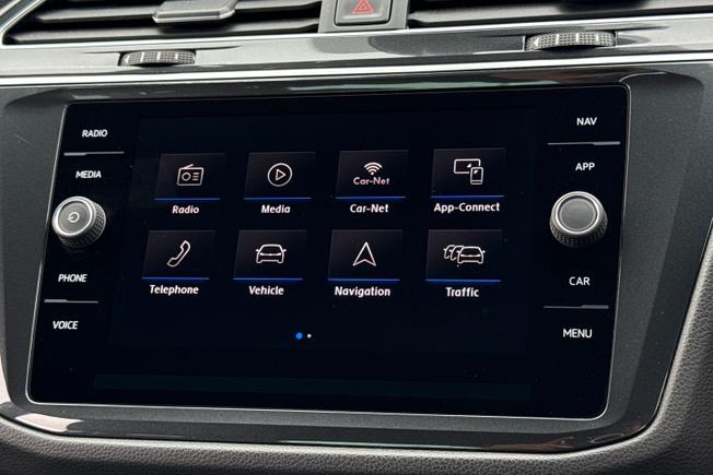 VOLKSWAGEN Tiguan Photo 13