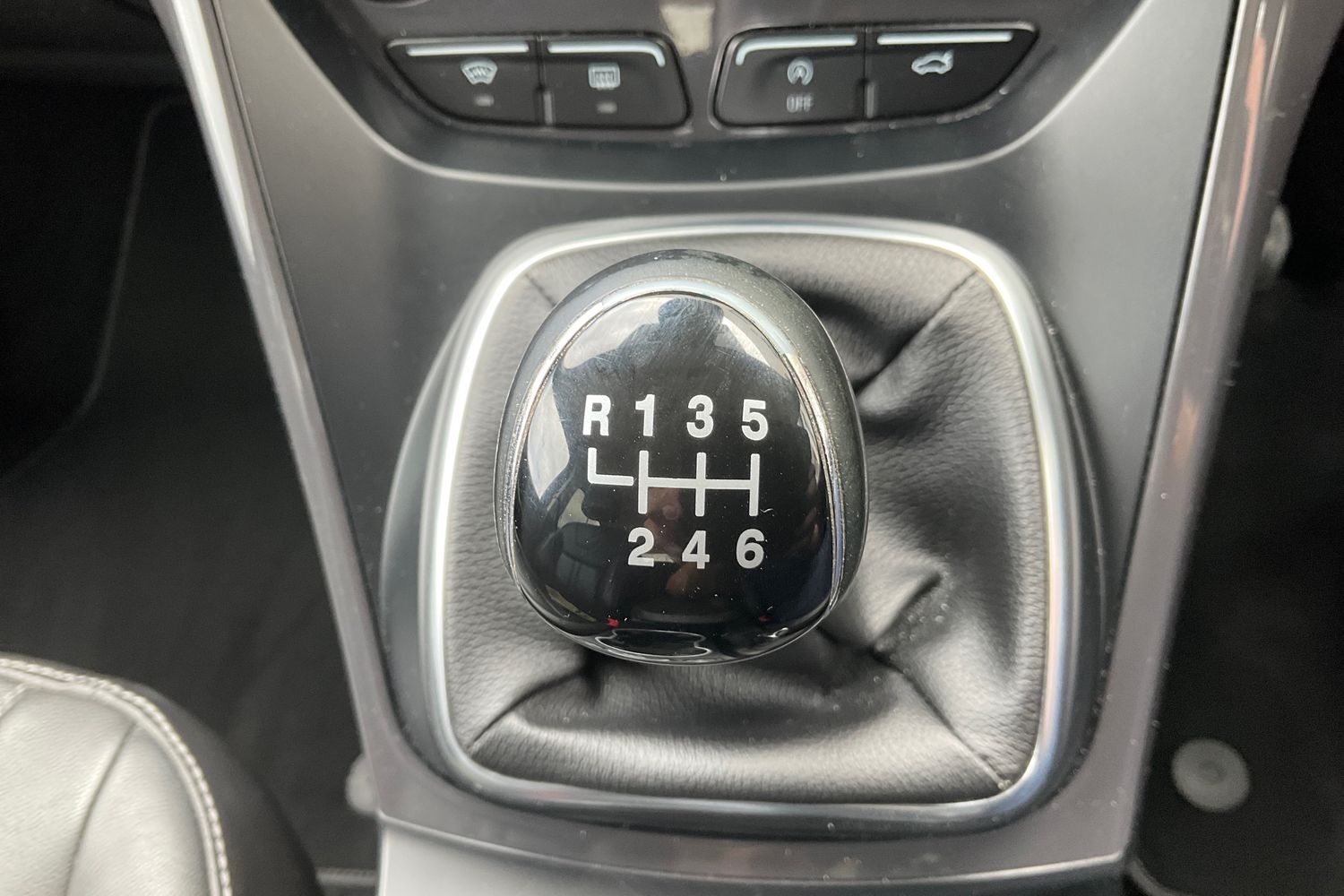 Ford KUGA Photo 25