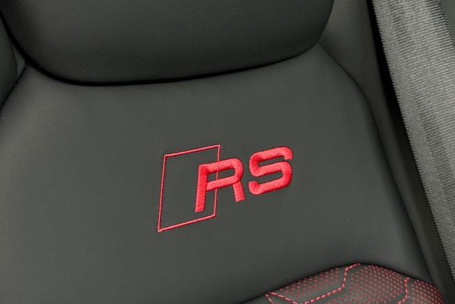 AUDI RS6 Avant Photo 30