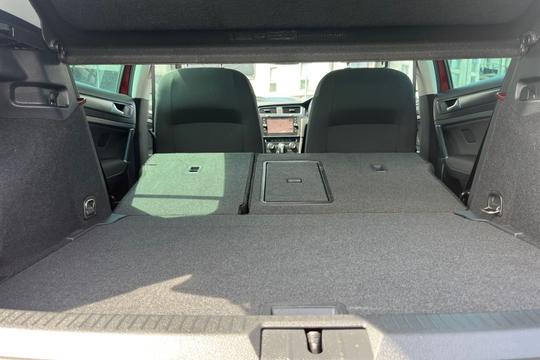 Volkswagen Golf Photo autoimg-bfee31afa0be6dc2e0f67ca5641c6ef05135ed41.jpg