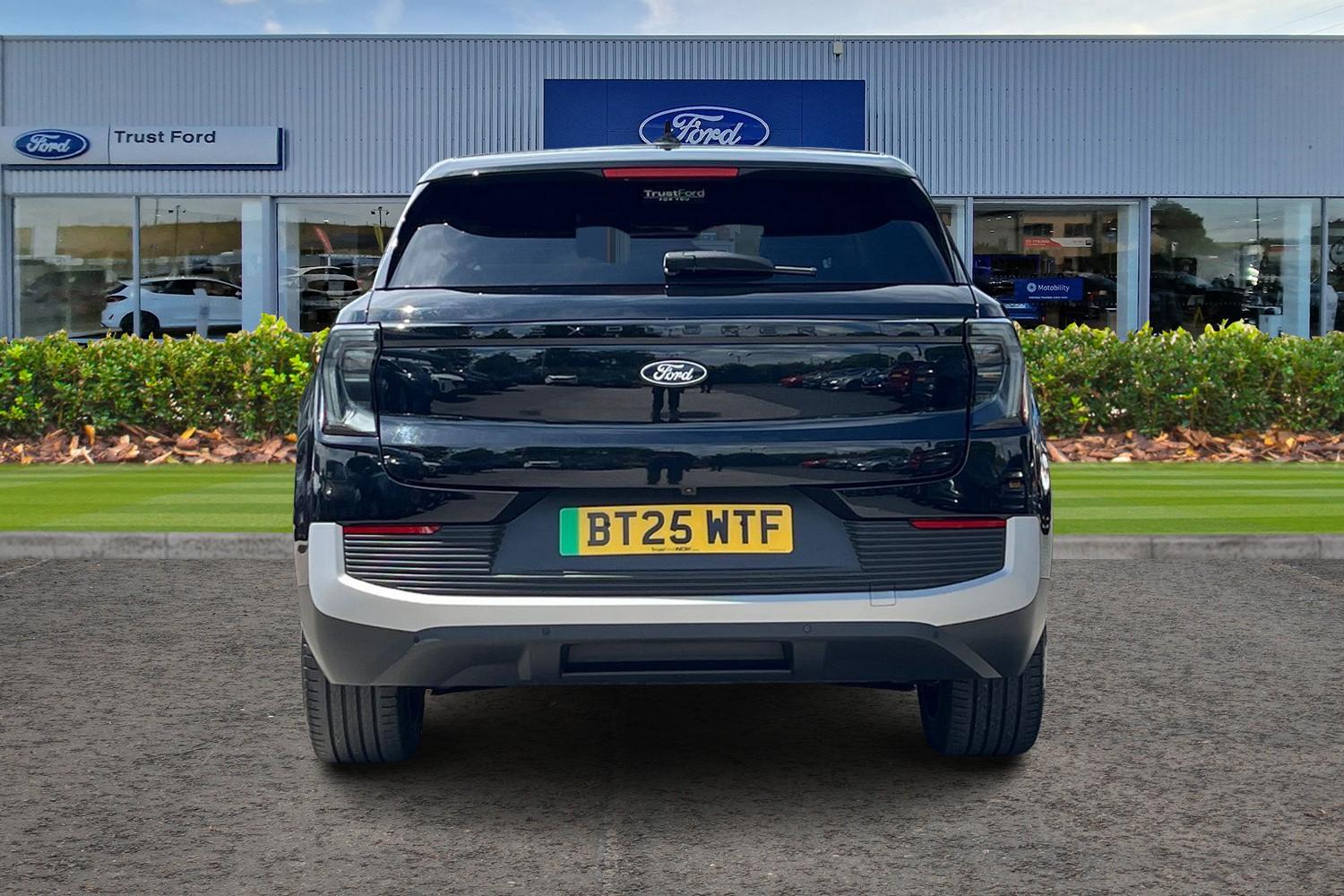 Ford Explorer Photo 6