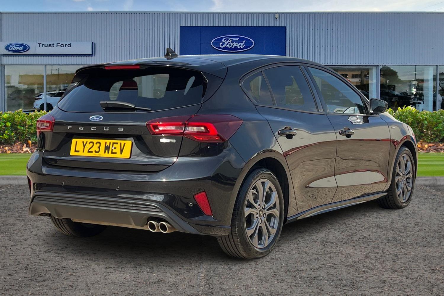 Ford Focus Photo 3