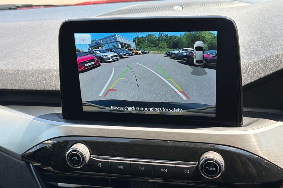 Ford KUGA Photo autoimg-bff2c1b99cc88e41f1220610ba71b7be2a96fef3.jpg