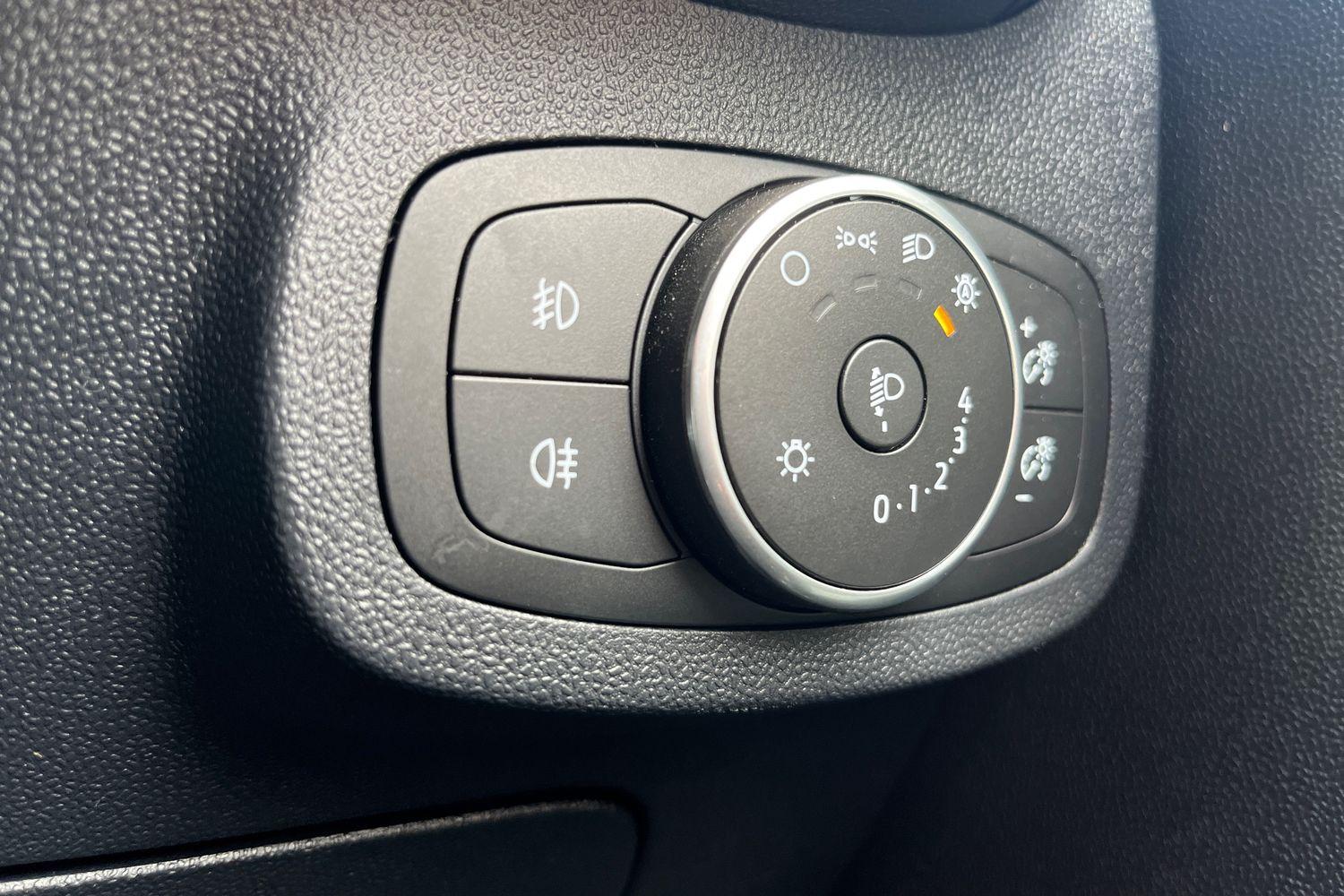 Ford Fiesta Photo 23