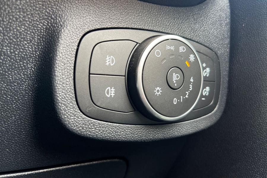 Ford Fiesta Photo autoimg-bffa14b5906f906323f1843d6f963237f027d4db.jpg