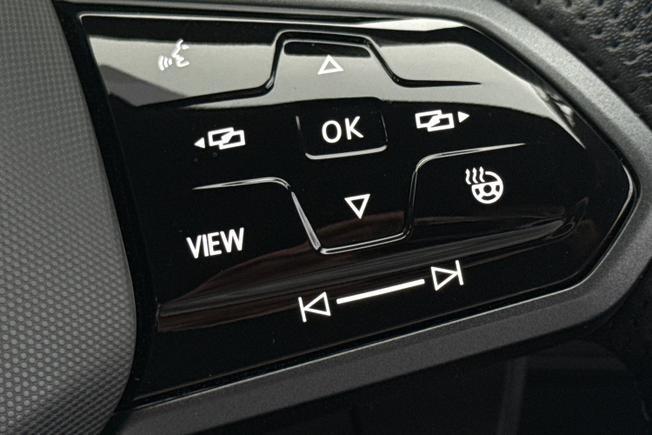 VOLKSWAGEN Tiguan Photo 17